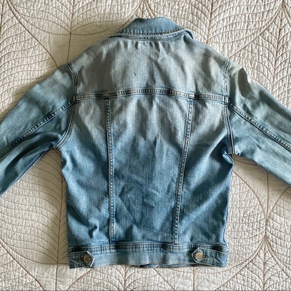2/$30🍑 DYNAMITE Light Wash Jean Jacket - Picture 2 of 6